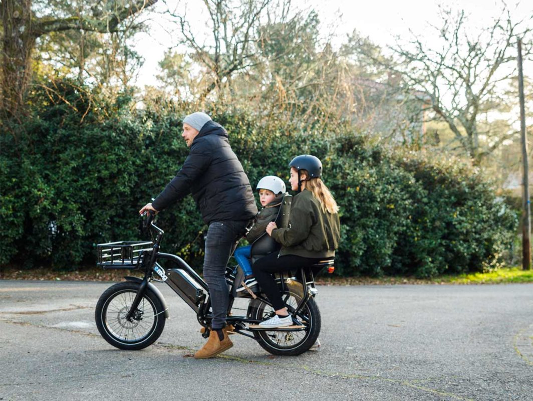 vélo cargo électrique famille longtail